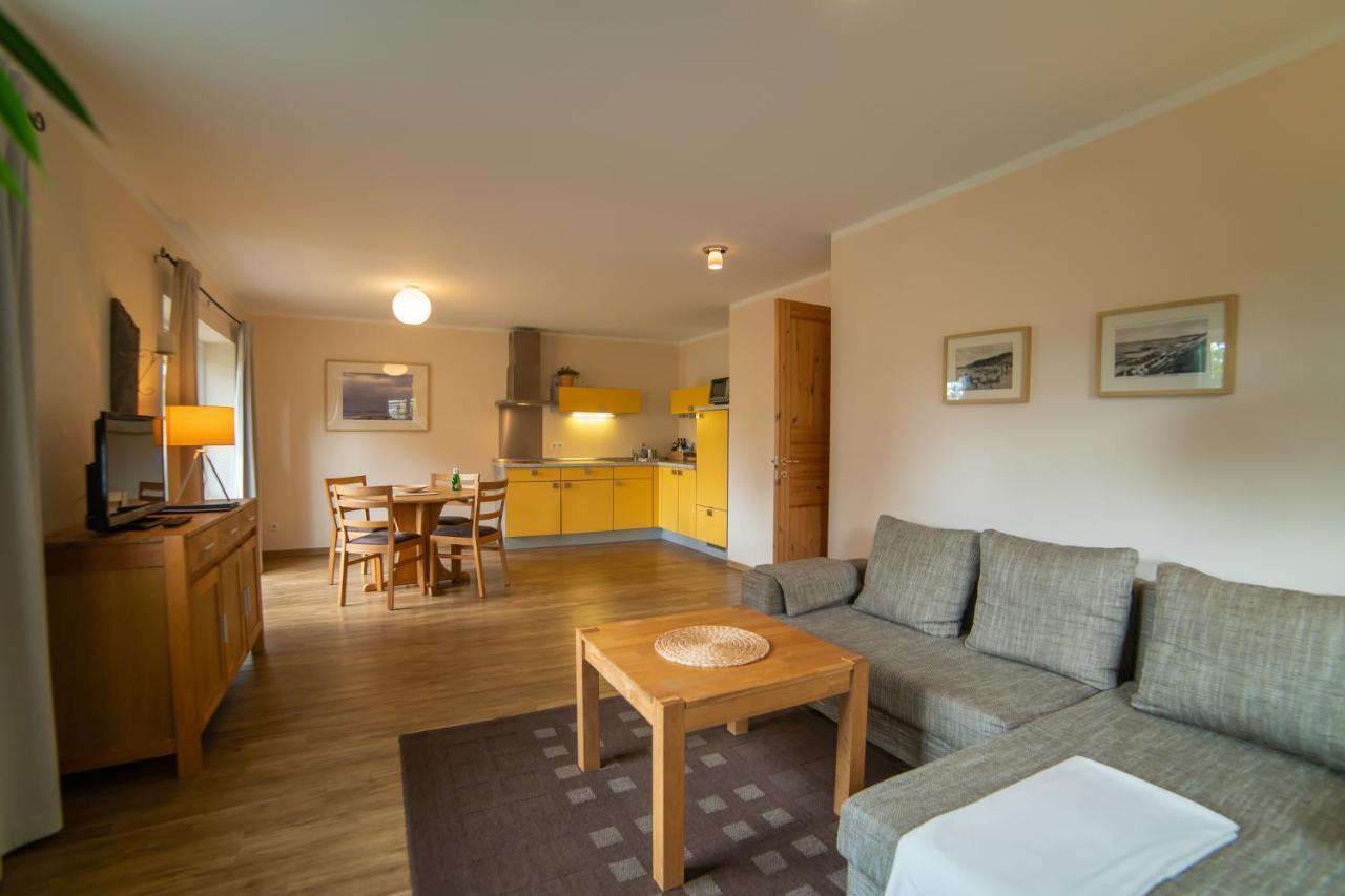 Haus Stoertebeker Appartements - Hotel Garni, Seebad Лубмін Екстер'єр фото